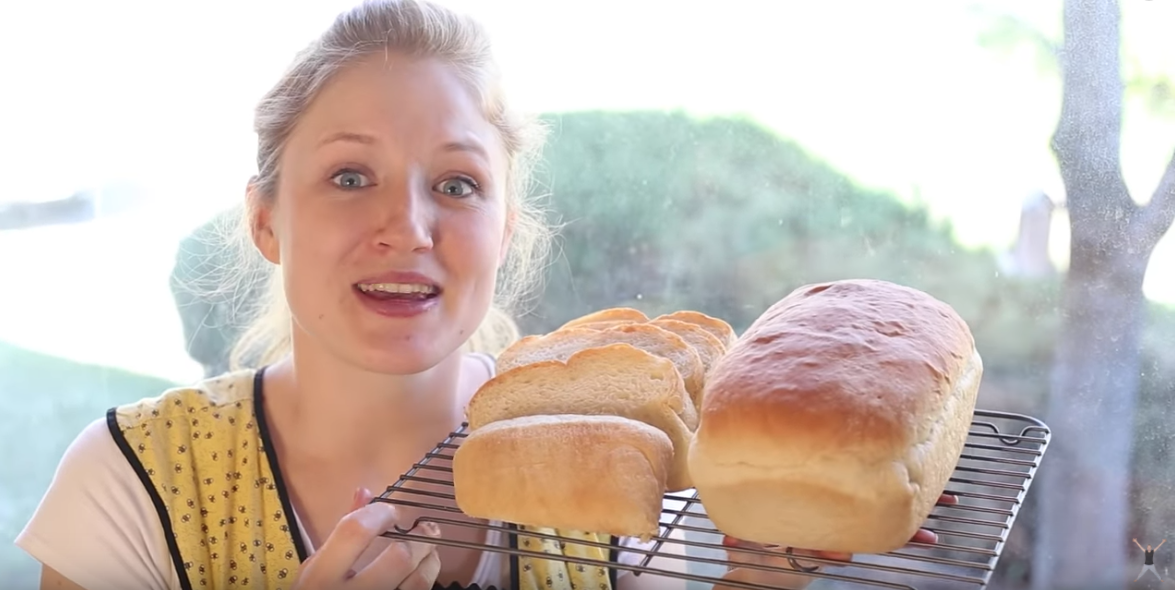 VIDEO: Super Easy and Delicious Homemade Bread