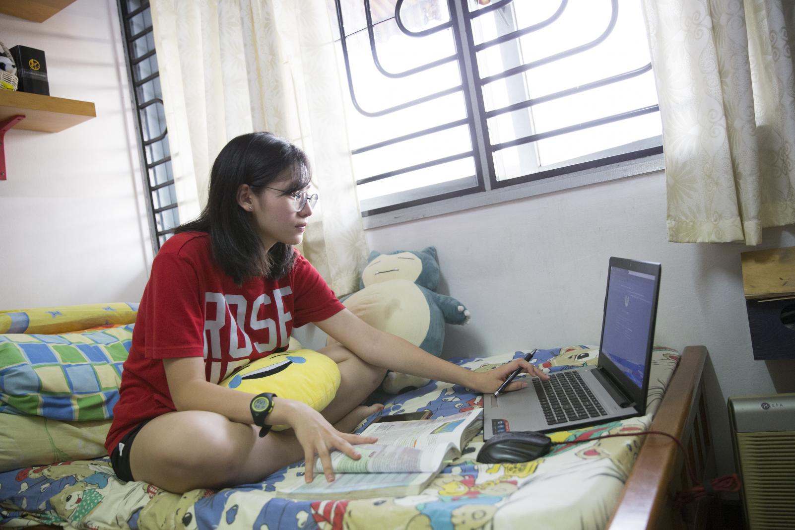 How teenagers can protect their mental health during coronavirus (COVID-19)